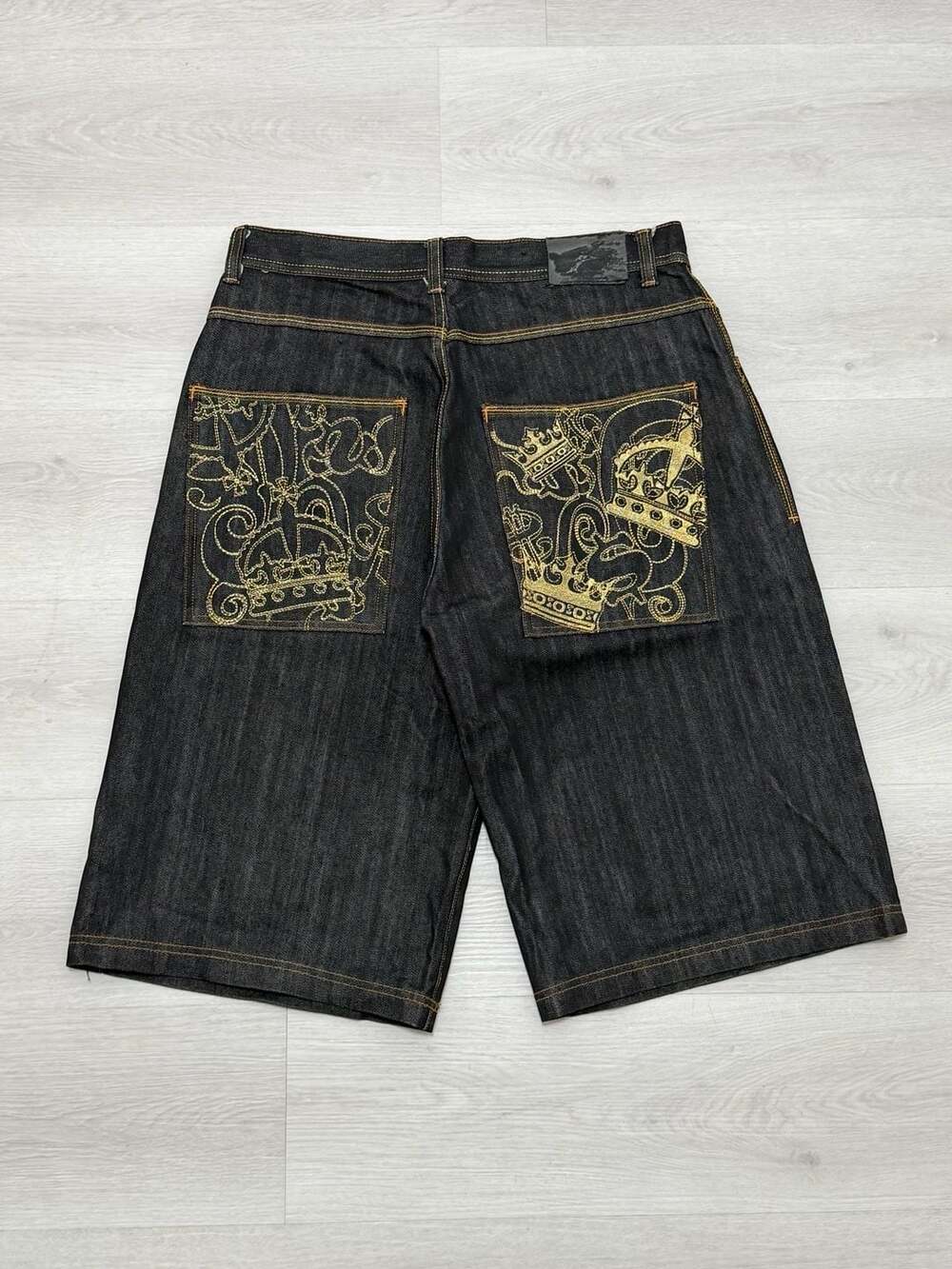 Regal Jeans Vintage Y2K Baggy Gold Crown Embroidered Back Pockets Jorts Size 36